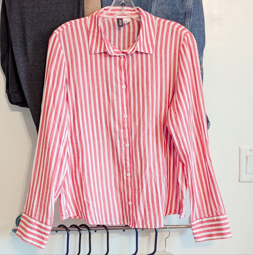 H&M Red and White Striped Button-Up Shirt - Small